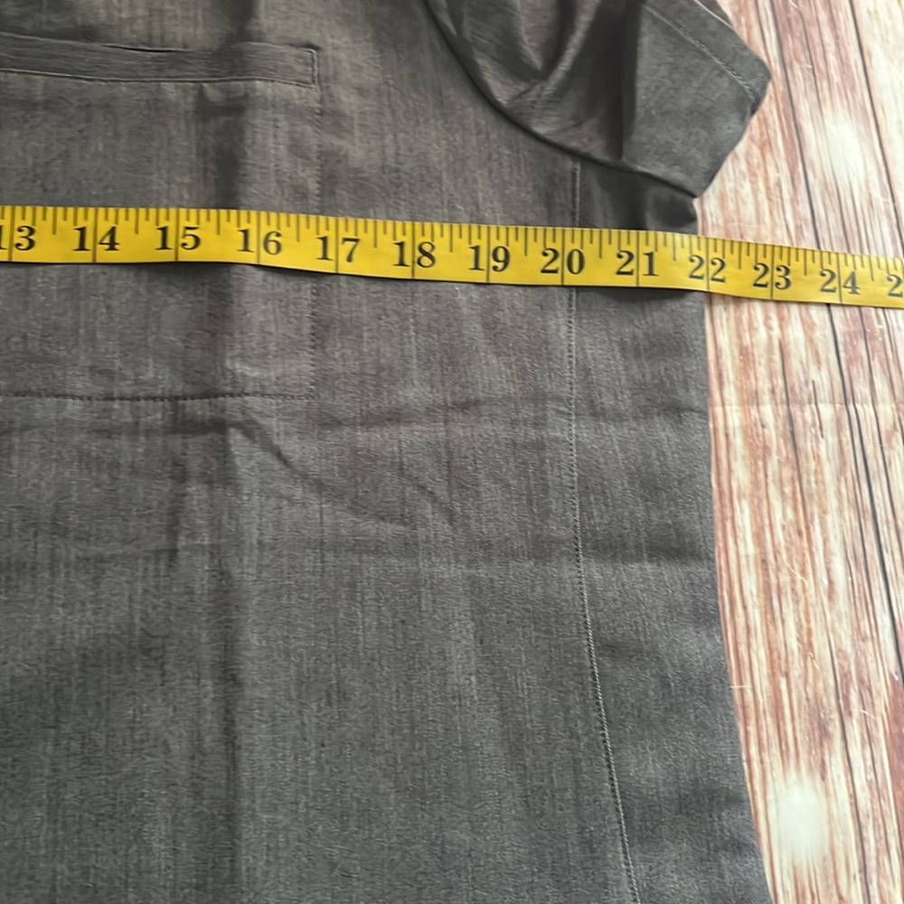 Fabletics Feel Good Performance Gray Scrub Top L - image 7